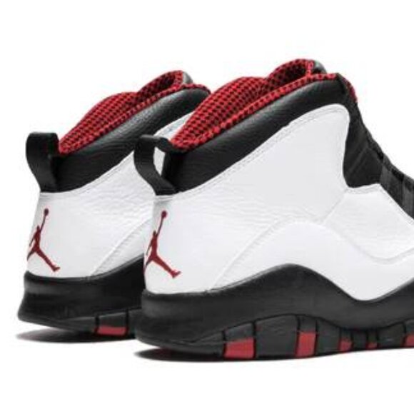 Athletic_Shoes